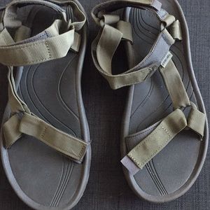 Men’s Teva sandals size 10